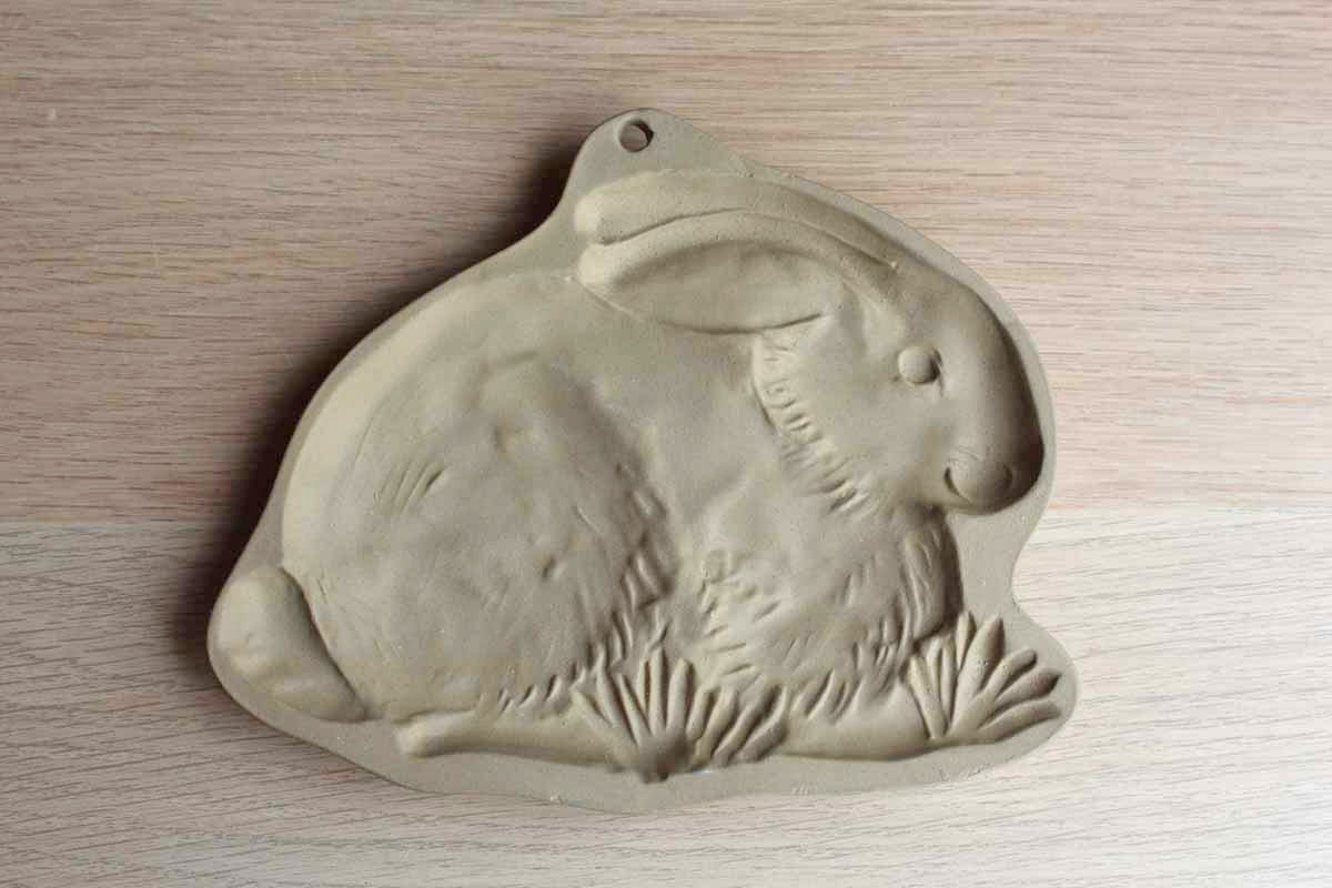 Brown Bag Cookie Art (New Hampshire, USA) Stoneware Cookie Mold of a Rabbit Perched in Grass