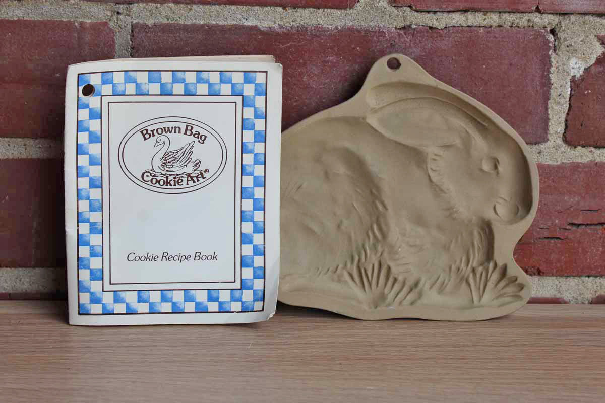 Brown Bag Cookie Art (New Hampshire, USA) Stoneware Cookie Mold of a Rabbit Perched in Grass