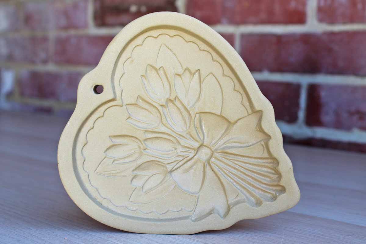 Brown Bag Cookie Art (New Hampshire, USA) 1989 Ceramic Floral Heart Co –  The Standing Rabbit