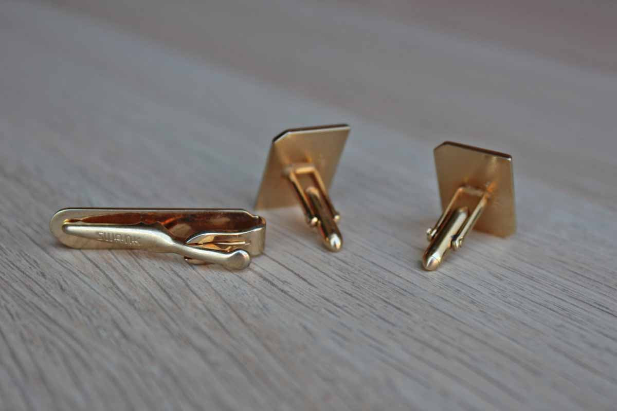 Swank, Inc. Gold Tone Comb Cufflinks and Tie Clip Set
