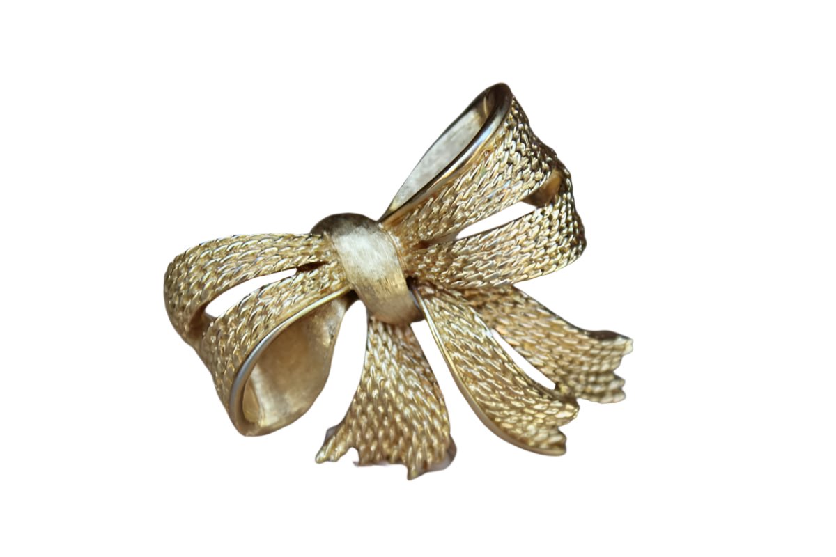 Monet (New York, USA) Gold Tone Gift Bow Brooch