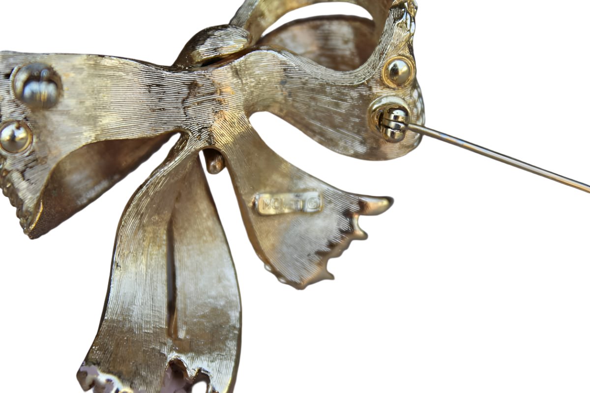 Monet (New York, USA) Gold Tone Gift Bow Brooch