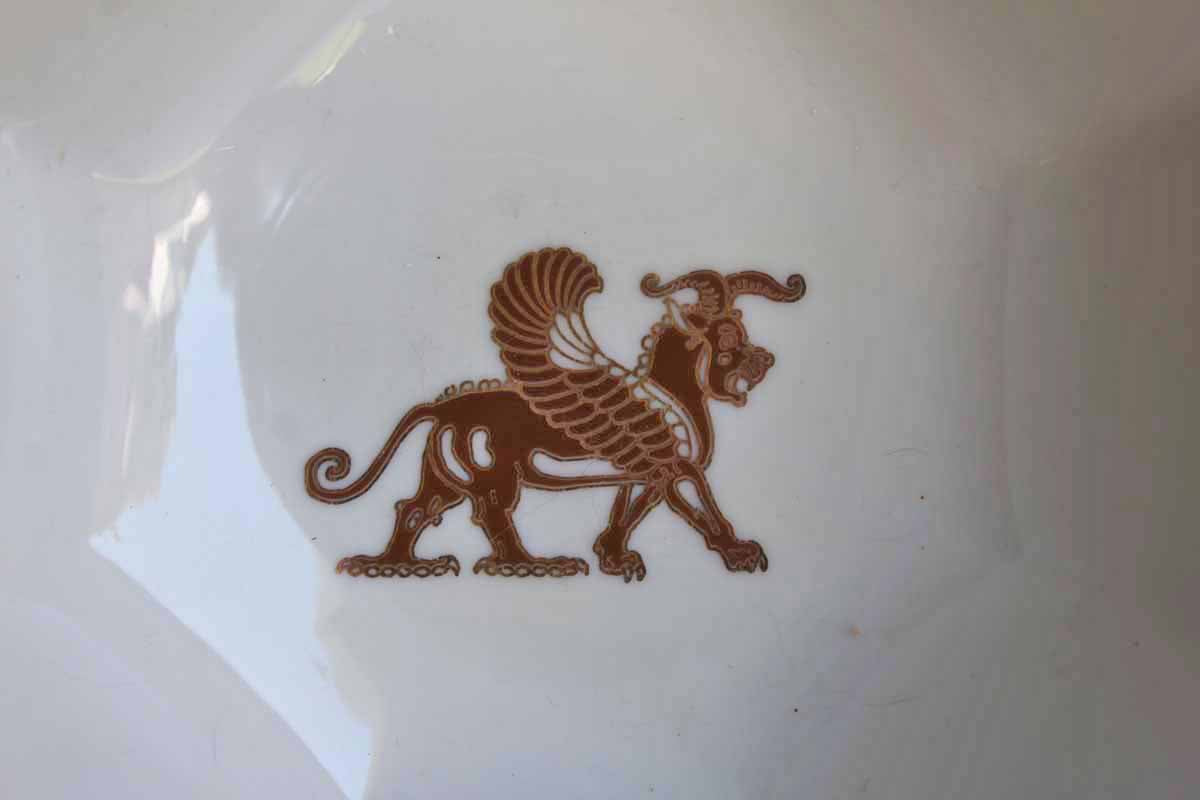 Fitz & Floyd (USA) Alexandria Pattern Shells and Gold Trim Octagonal Vegetable Serving Bowl