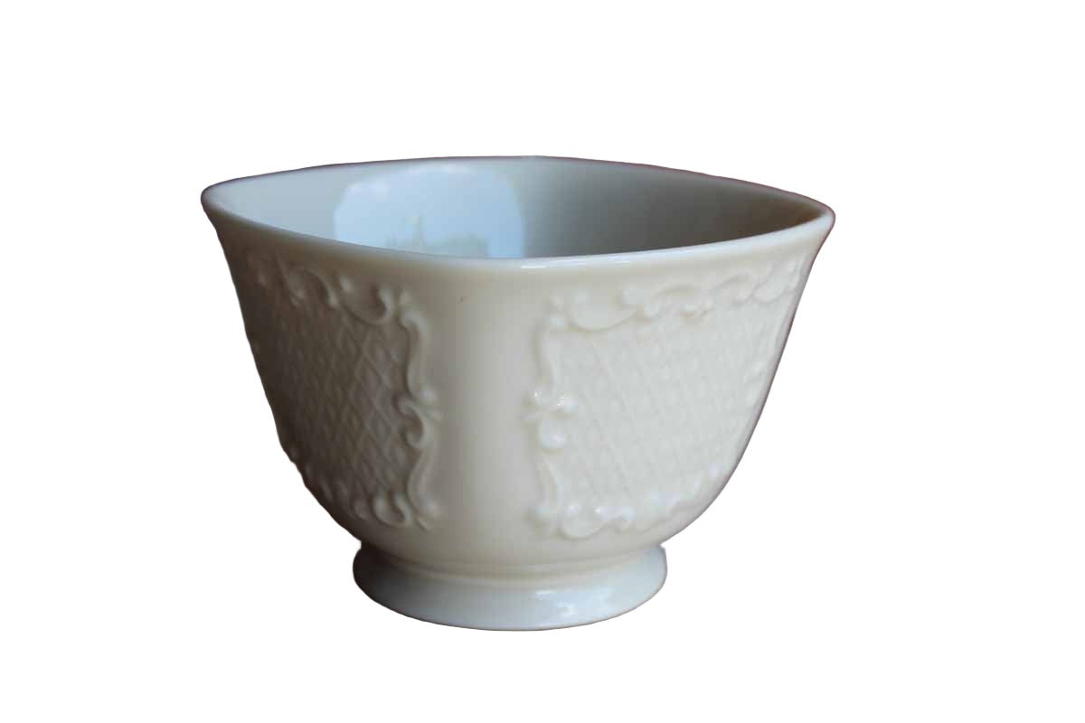 Lenox China (USA) Canterbury Collection Scroll and Trellis Embossed Porcelain Bowl