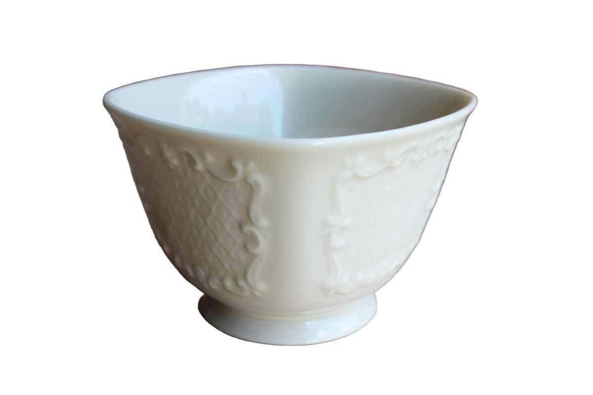 Lenox China (USA) Canterbury Collection Scroll and Trellis Embossed Porcelain Bowl