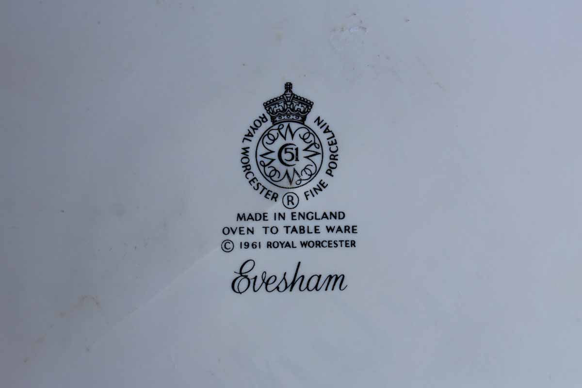 Royal Worcester (England) Evesham Pie Serving Plate