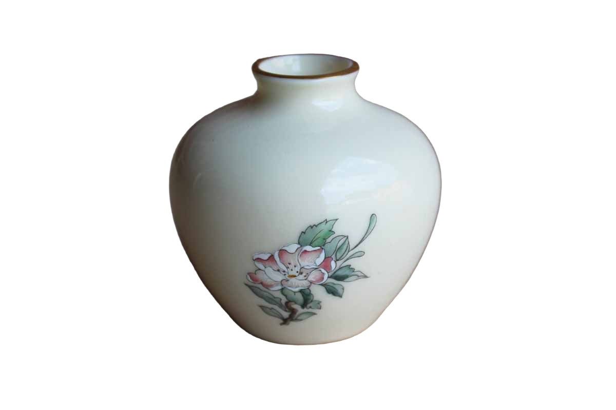 Lenox (USA) Serenade Ivory Porcelain Bud Vase