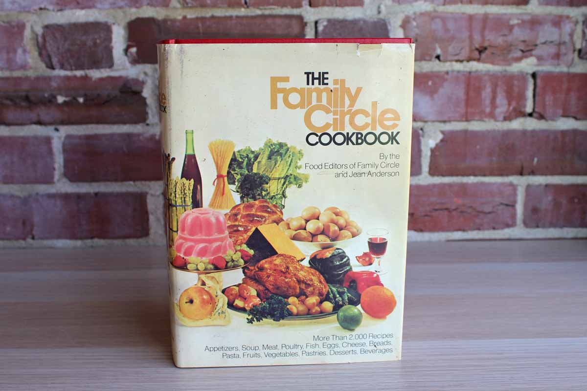 The Family Circle Cookbook – The Standing Rabbit