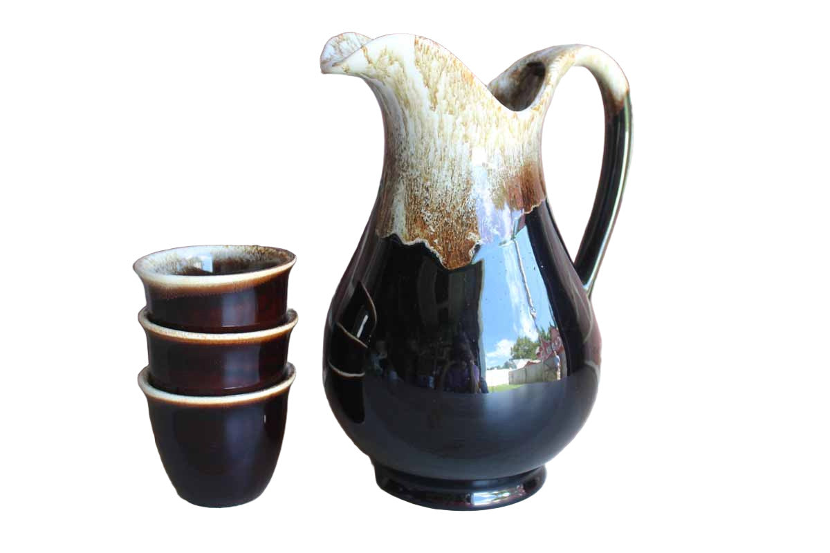 Pfaltzgraff (Pennsylvania, USA) Gourmet Brown Handled Pitcher and Three Cups