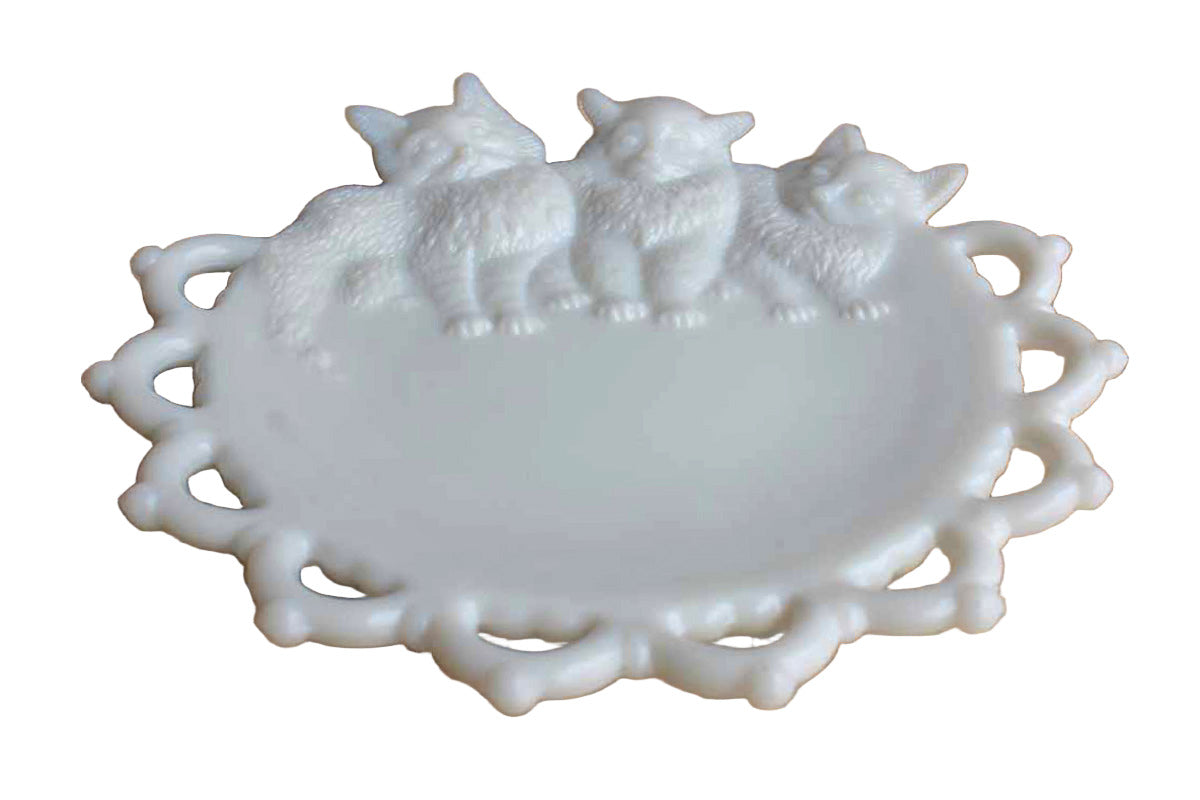 Westmoreland Glass Company (Pennsylvania, USA) Milk Glass Plate with Lace Edge and Three Cats