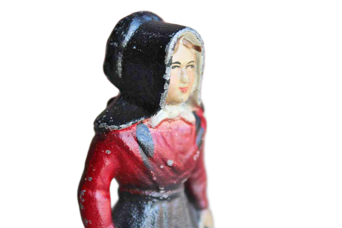 Cast Iron Amish Couple Figurines