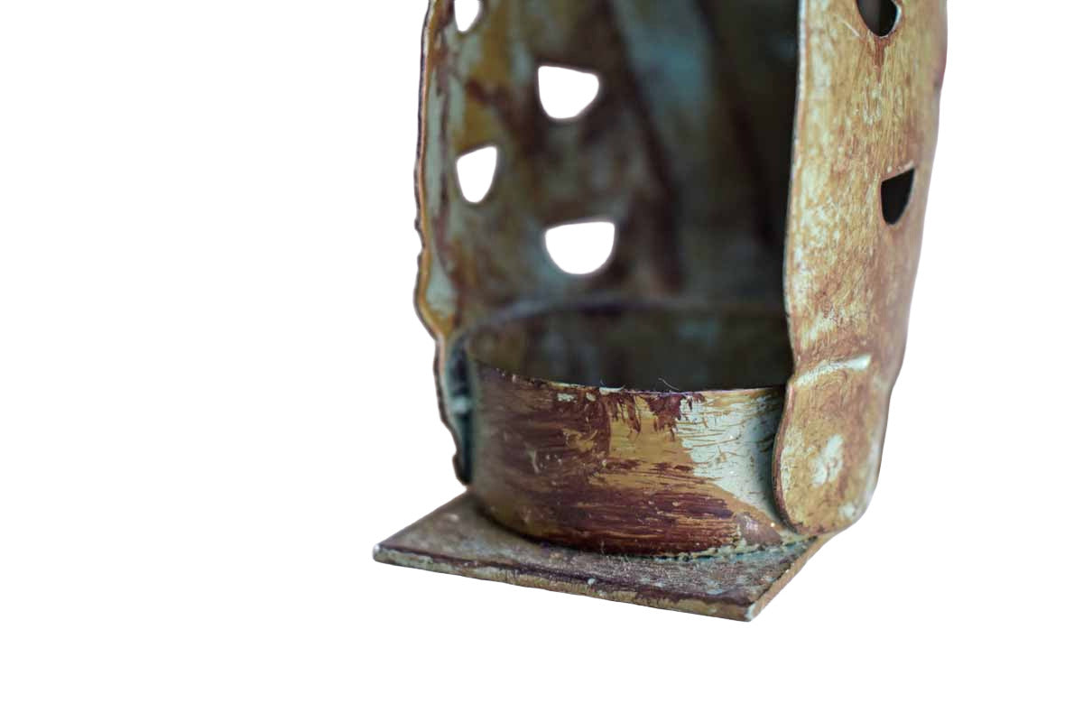 Metal Cat-Shaped Tea Light Candle Holder with Verdigris Patina Finish