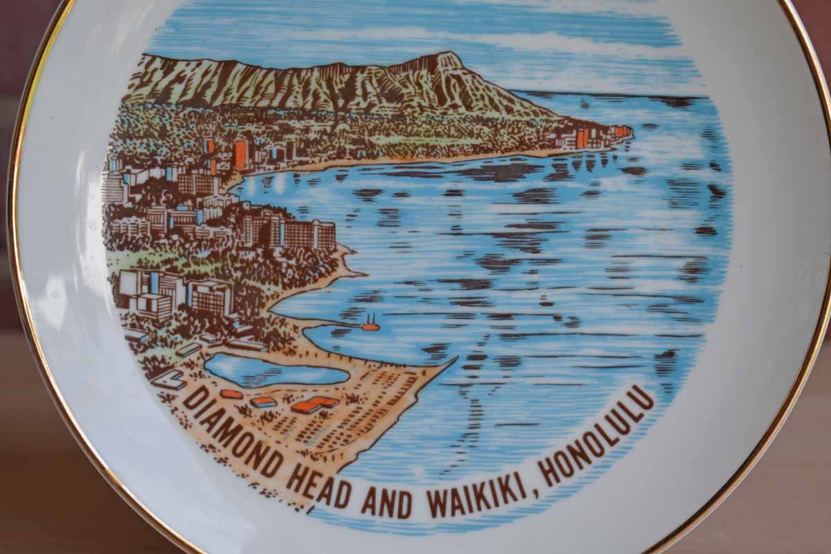 Viletta's Arts Porcelain Honolulu Hawaii Souvenir Dish