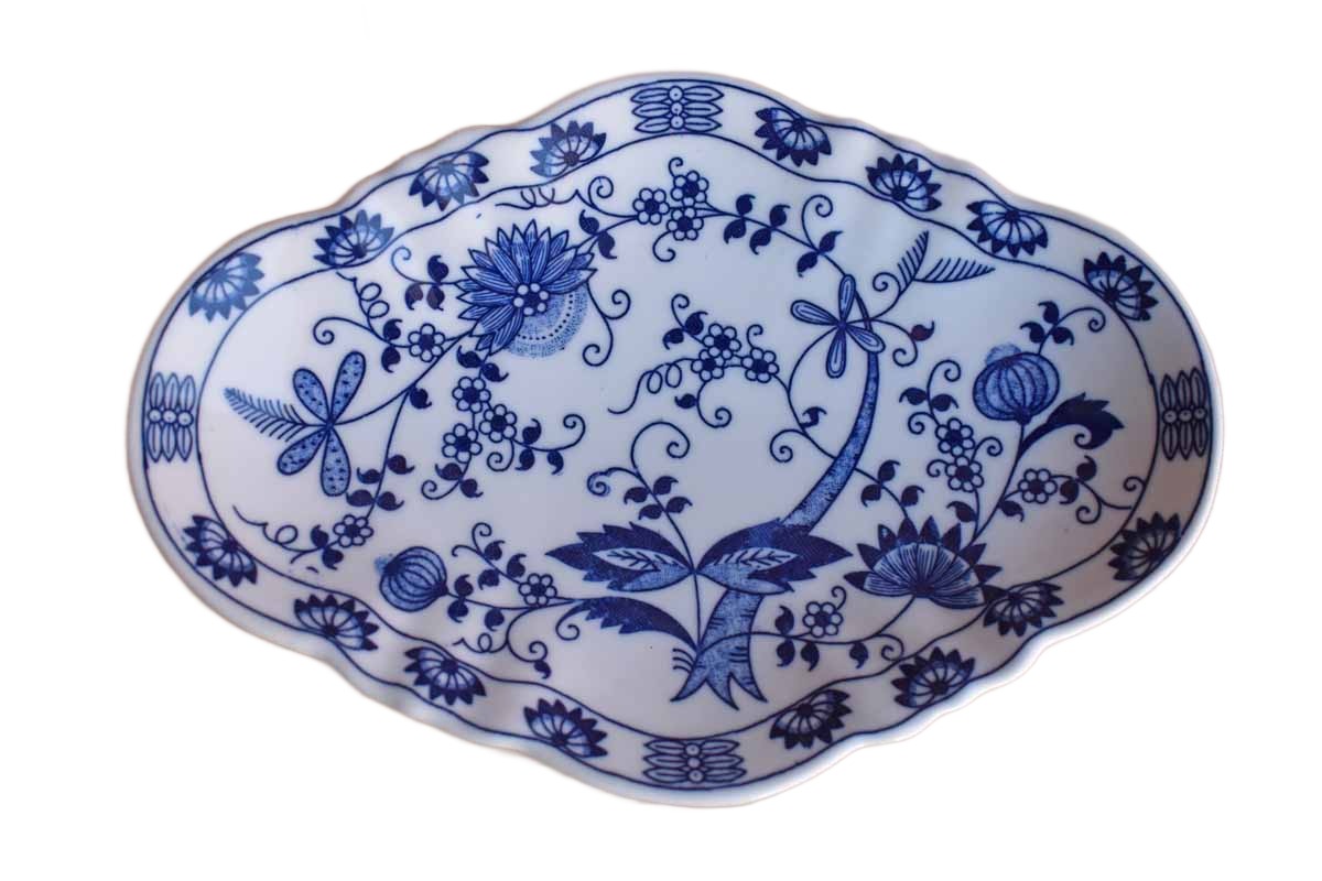 Vienna Woods Fine China (Japan) Blue Onion Candy Dish