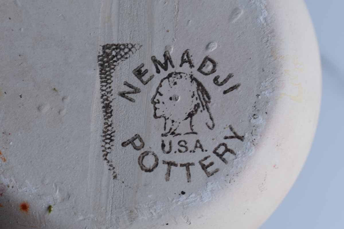 Nemadji Pottery (Minnesota, USA) Red Swirl Gourd-Shaped Vase