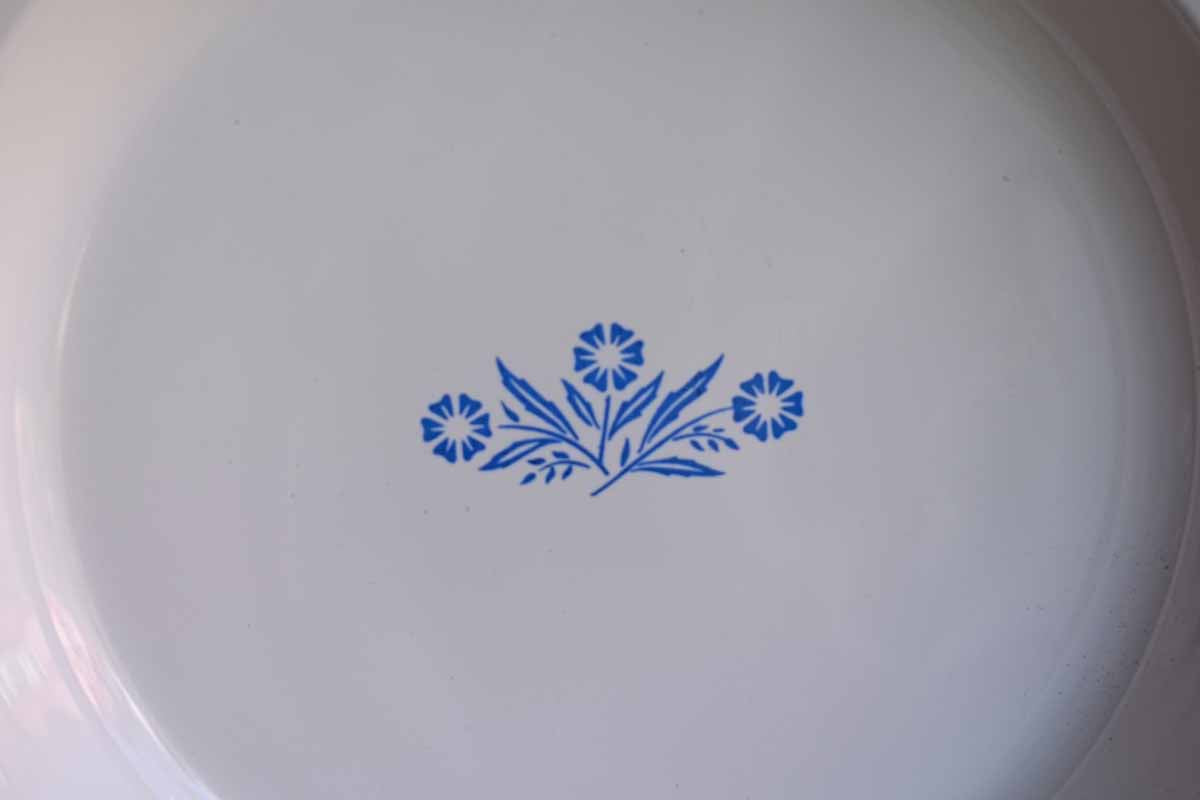 Corning, Inc. (New York, USA) Blue Cornflower 9" Pie Baking Dish