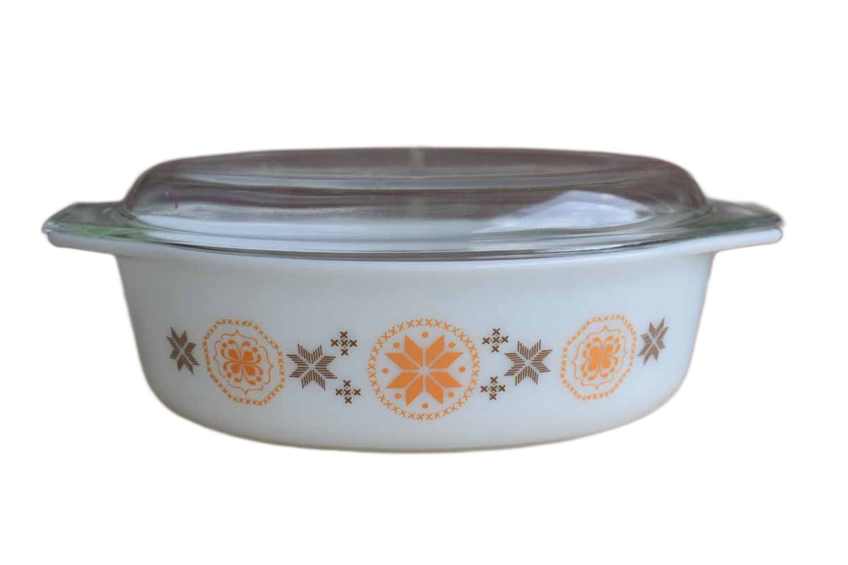 Corning Inc. (New York, USA) Pyrex Town and Country 2 1/2 Quart Glass Lidded Dish