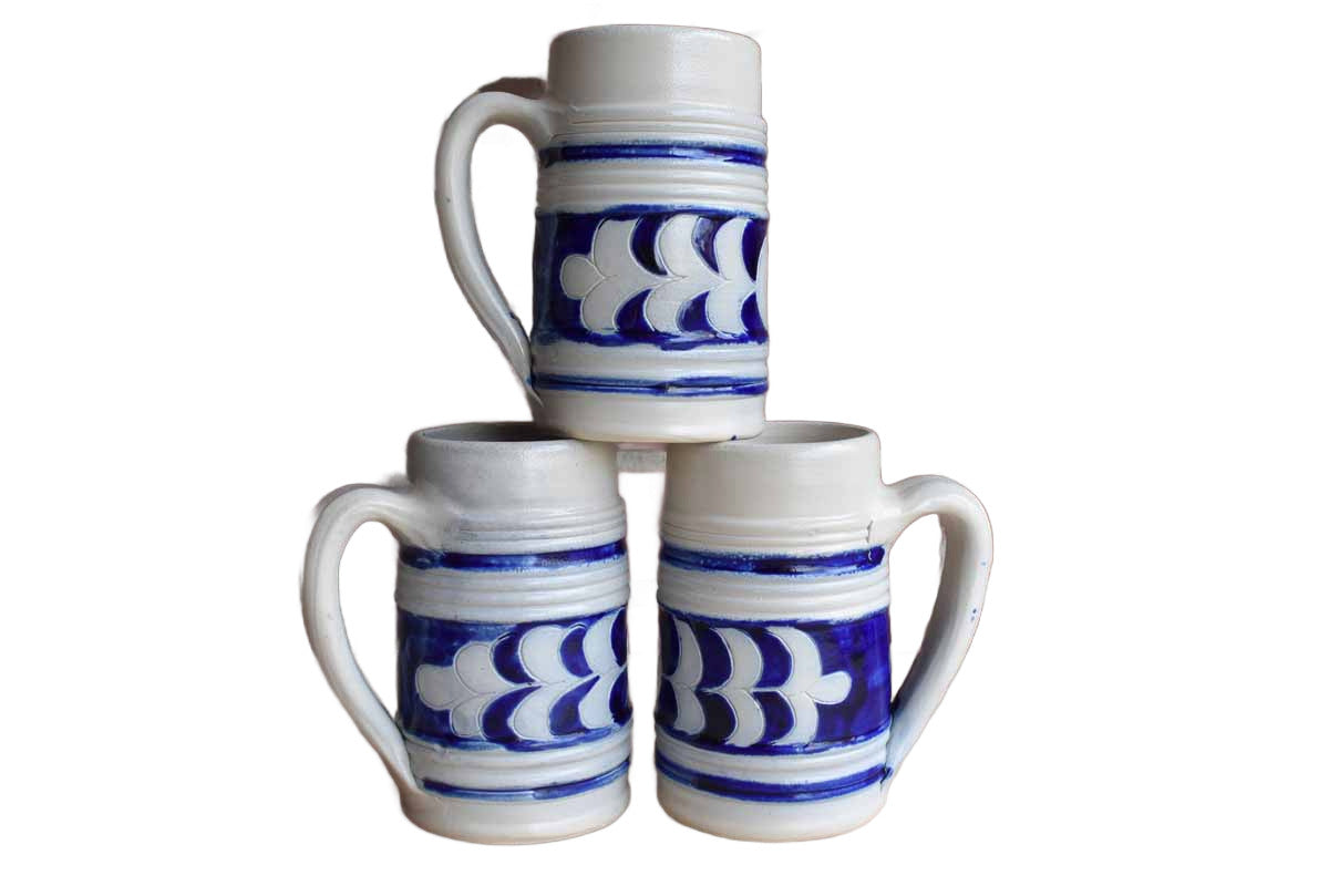 Williamsburg (Virginia, USA) Heavy Salt Glazed Handled Mugs, Set of 3