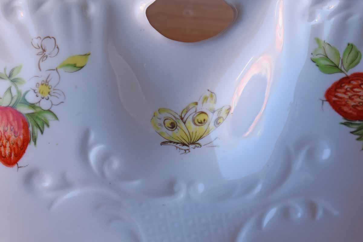 Rosina-Queen's China Co. Ltd. (England) Virginia Strawberry Candy or Nut Dish