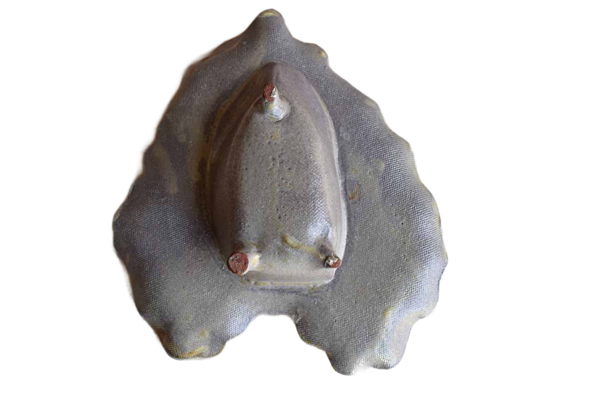 Stoneware Leaf-Shaped Dish with Small Storage Area