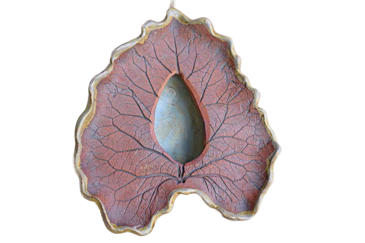 Stoneware Leaf-Shaped Dish with Small Storage Area