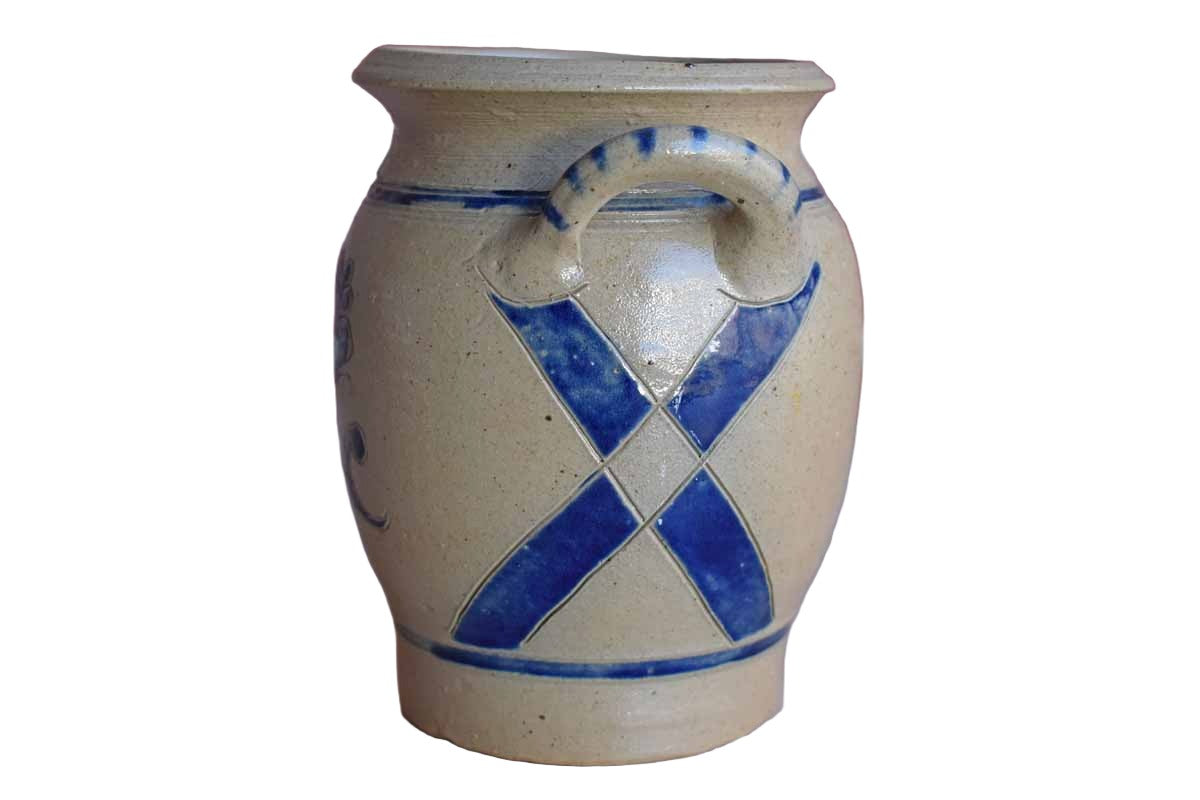 Williamsburg Pottery (Virginia, USA) Salt Glazes Vase with Blue Flowers and Accents