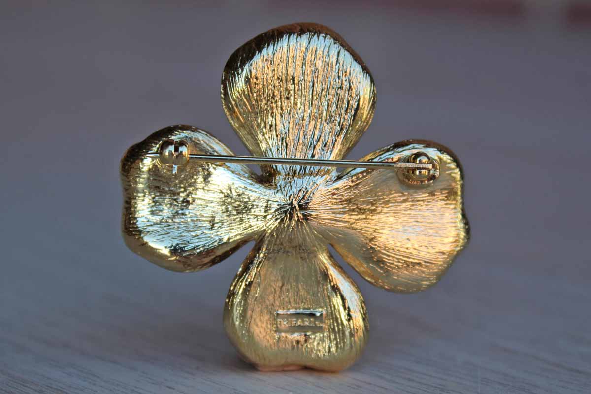 Trifari (USA) Brushed Satin Gold Tone Dogwood Flower Brooch