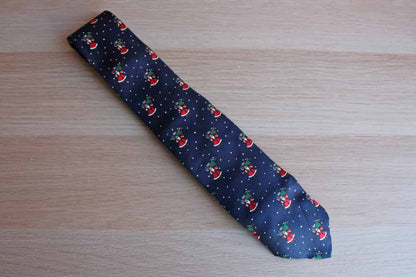 Brooks Brothers (New York, USA) 100% Silk Necktie Decorated with Santa Claus Bearing Gifts