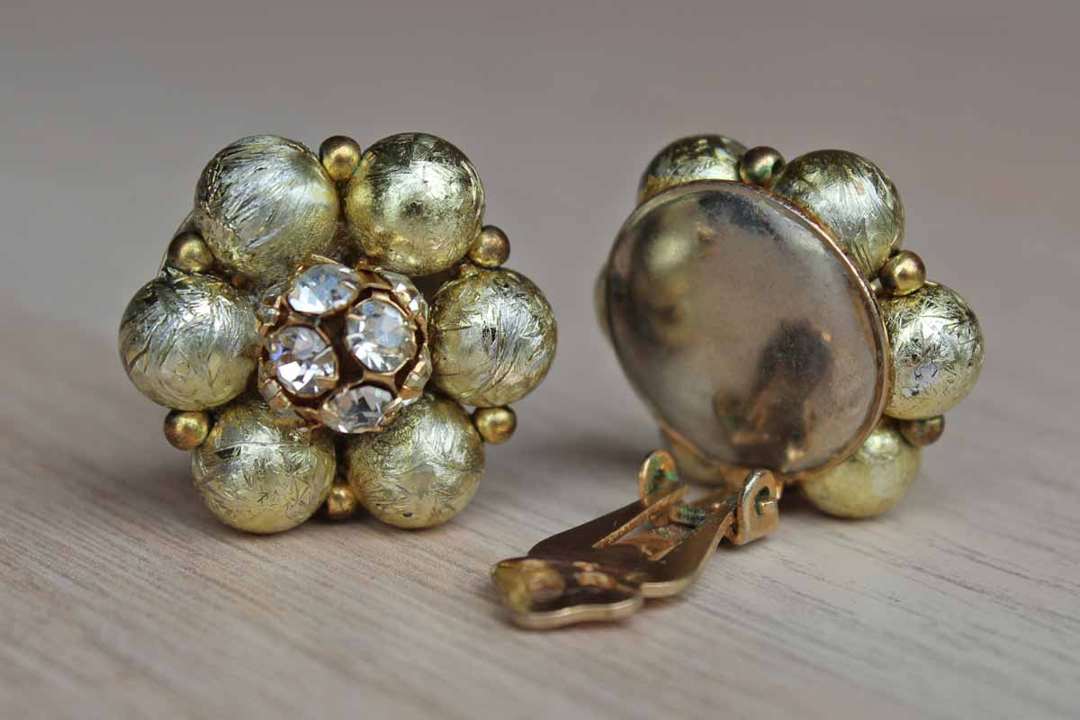 Lisner Jewelry (New York, USA) Gold and Rhinestone Non-Pierced Button Earrings