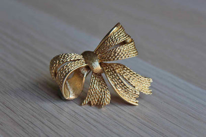 Monet (New York, USA) Gold Tone Gift Bow Brooch