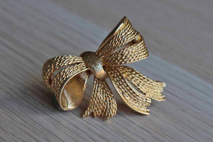 Monet (New York, USA) Gold Tone Gift Bow Brooch
