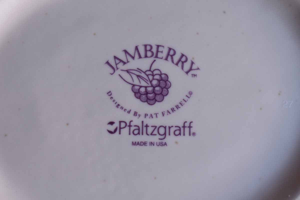 Pfaltzgraff (Pennsylvania, USA) Jamberry Ceramic Dish