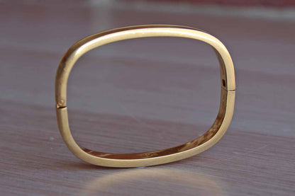 Monet (New York, USA) Gold Tone Rectangular-Shaped Bracelet