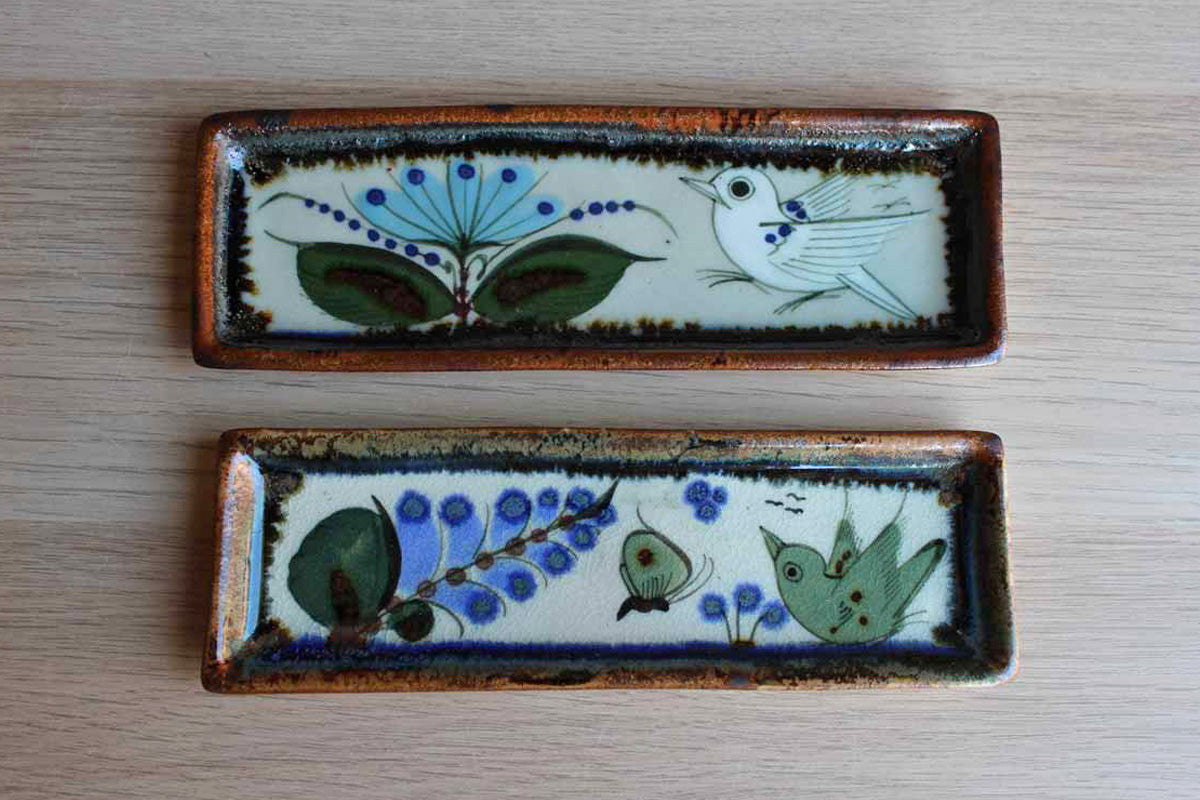 Ken Edwards Pottery (Mexico) Hand-Painted Ceramic Narrow Dishes, A Pair