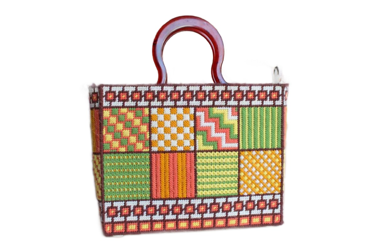 1977 Needlepoint on Plastic Canvas Tote Bag with Tortoiseshell Resin Handles