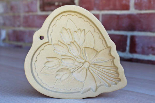 Brown Bag Cookie Art (New Hampshire, USA) 1989 Ceramic Floral Heart Cookie Mold