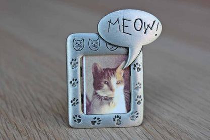 Jonette Jewelry (Rhode Island, USA) Silver Tone Cat Picture Frame Brooch