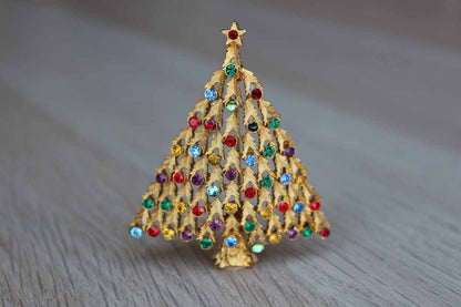 Jonette Jewelry (Rhode Island, USA) Gold Tone and Multi-Color Rhinestone Christmas Tree Brooch