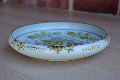 Gold Imari (Japan) Porcelain Bowl With Handpainted Gold and Yellow Flowers