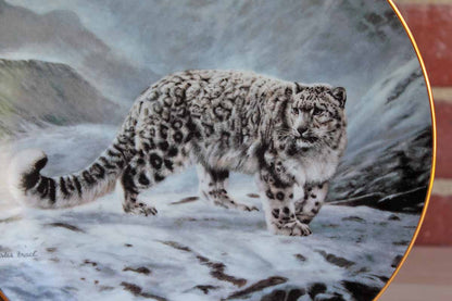 W.S. George (Ohio & Pennsylvania, USA) 1991 "Fleeting Encounter" Decorative Plate of a Snow Leopard by Charles Fracé