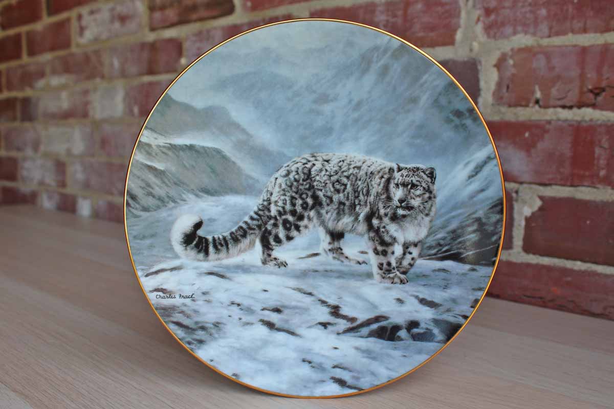 W.S. George (Ohio & Pennsylvania, USA) 1991 "Fleeting Encounter" Decorative Plate of a Snow Leopard by Charles Fracé