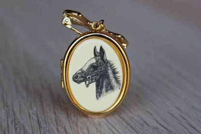 Barlow Designs, Inc. (Rhode Island, USA) Gold Plate Scrimshaw Horse Locket Brooch