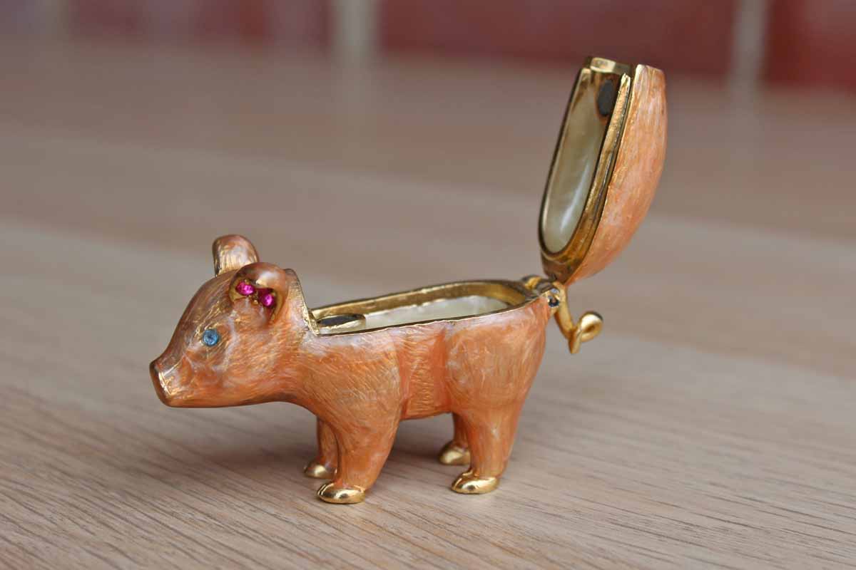 Monet (New York, USA) Gold Tone and Pink Enameled Pig Pill Box