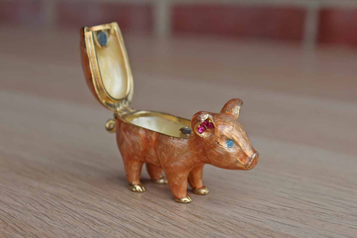Monet (New York, USA) Gold Tone and Pink Enameled Pig Pill Box