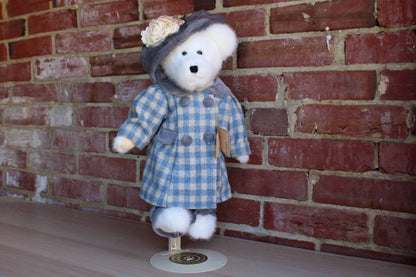 The Boyds Collection Ltd. Momma Bearsworth Collectible Bear with Stand