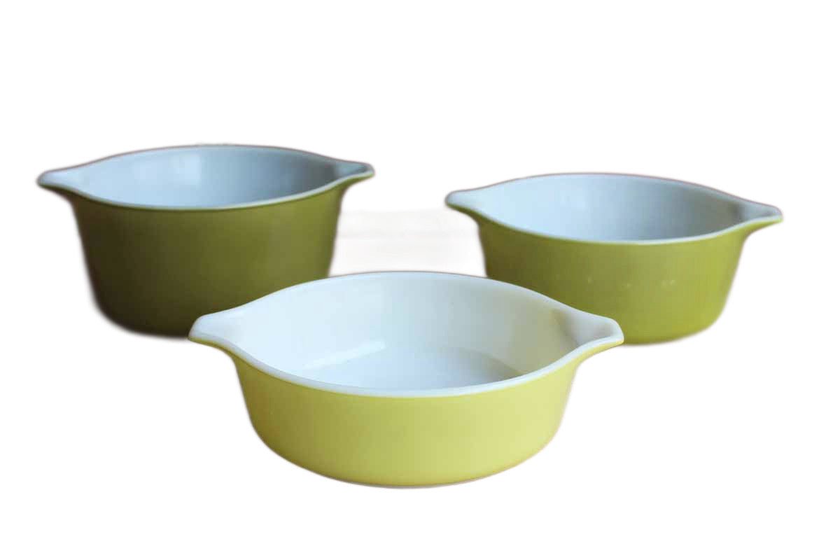 Corning Inc. (New York, USA) Pyrex Avocado Green Cinderella Nesting Bowls, Set of 3