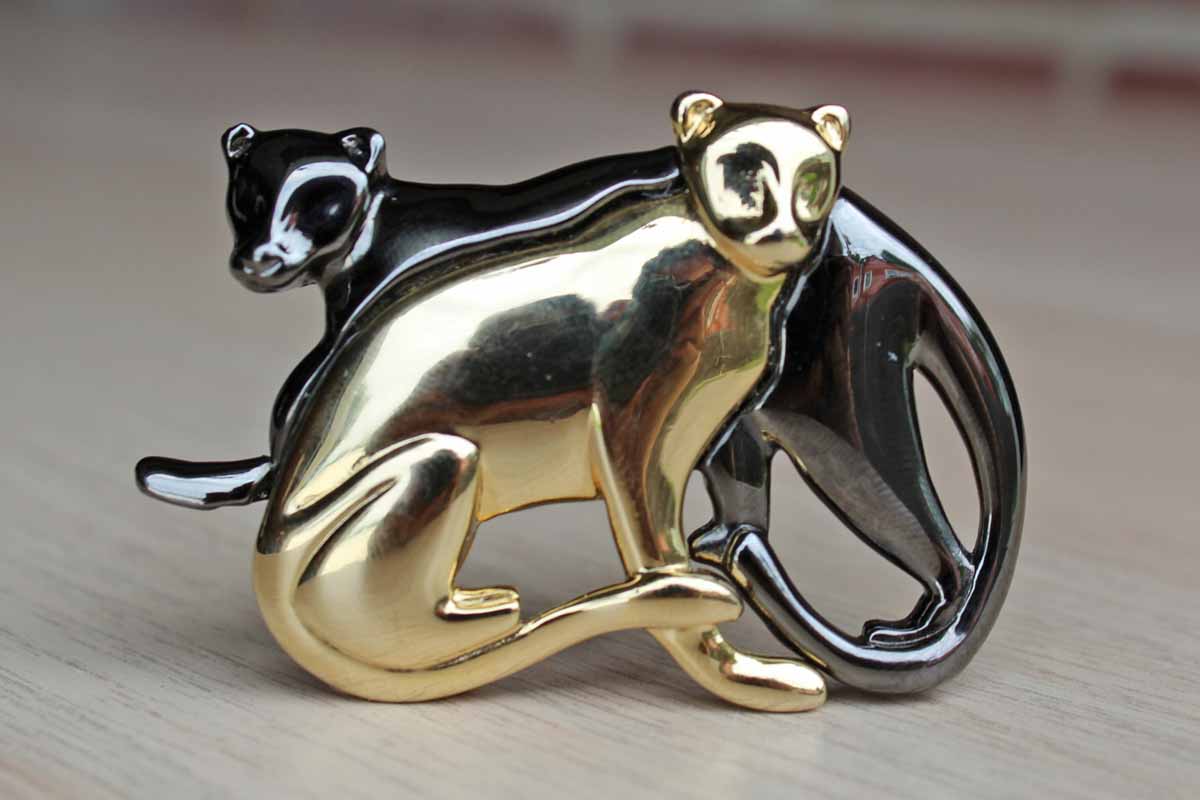 Liz Claiborne (New York, USA) Dark Silver and Gold Tone Brooch of Two Cats