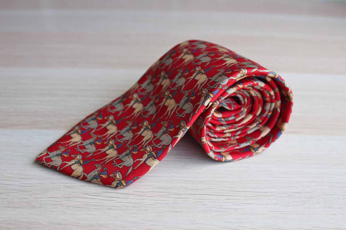 Brooks Brothers (New York, USA) 100% Silk Necktie Decorated with Horses and Jockeys