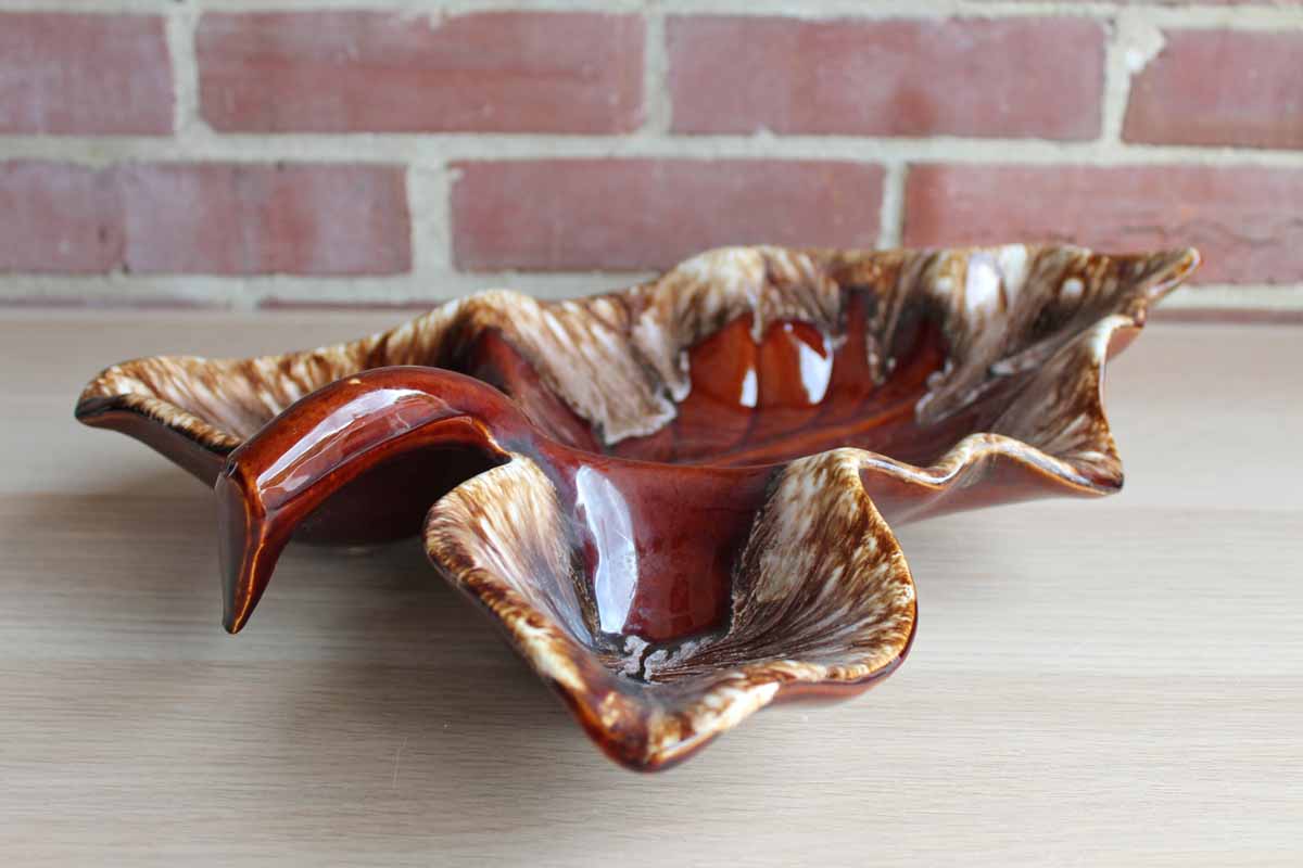 Hull Art Pottery (Ohio, USA) House 'N Garden Mirror Brown Divided Flower Shaped Serving Dish