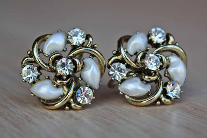 Lisner Jewelry (New York, USA) Rhinestone and Faux-Shell Non-Pierced Earrings